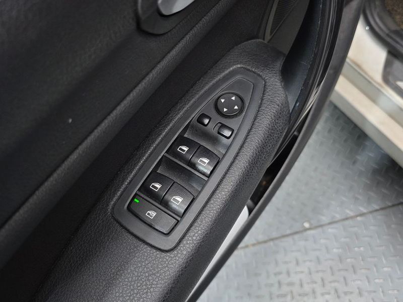2015 BMW 1시리즈 118d Sport 5Door photo 14