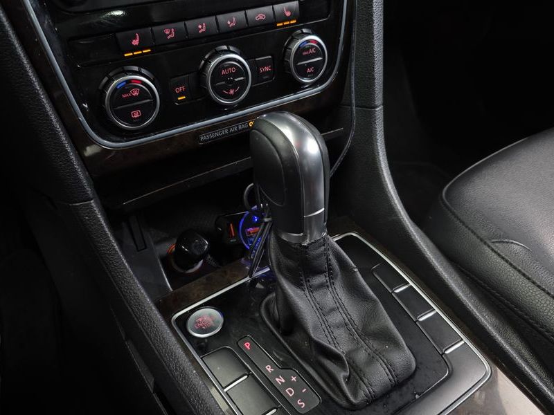 2015 Volkswagen Passat 1.8 TSI B7 photo 9