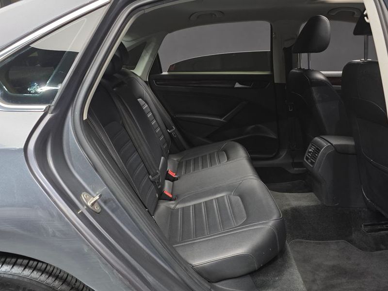 2015 Volkswagen Passat 1.8 TSI B7 photo 11