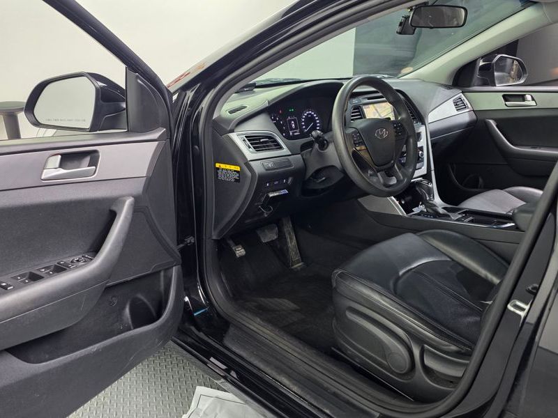 2015 Hyundai Sonata LPI Modern photo 10