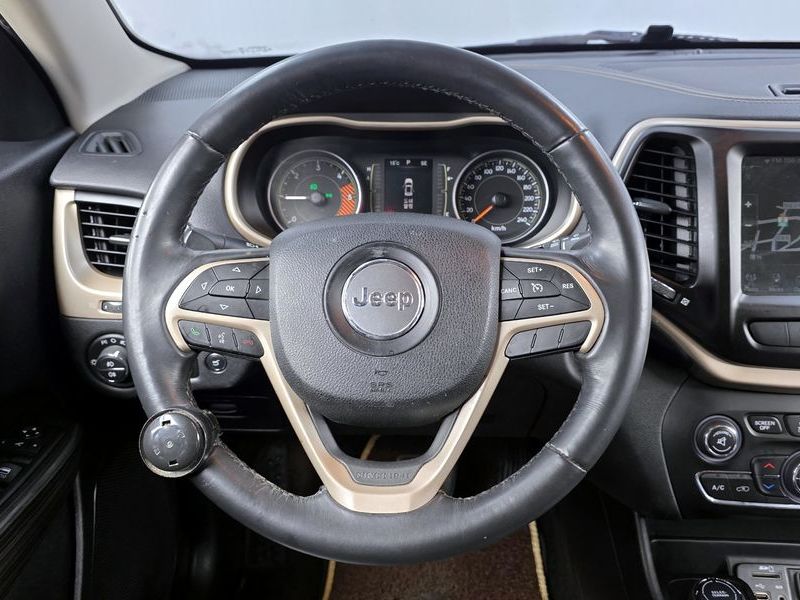 2015 Jeep Cherokee 2.0 Diesel Longitude AWD photo 13