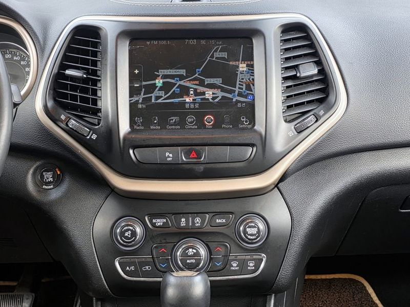 2015 Jeep Cherokee 2.0 Diesel Longitude AWD photo 14
