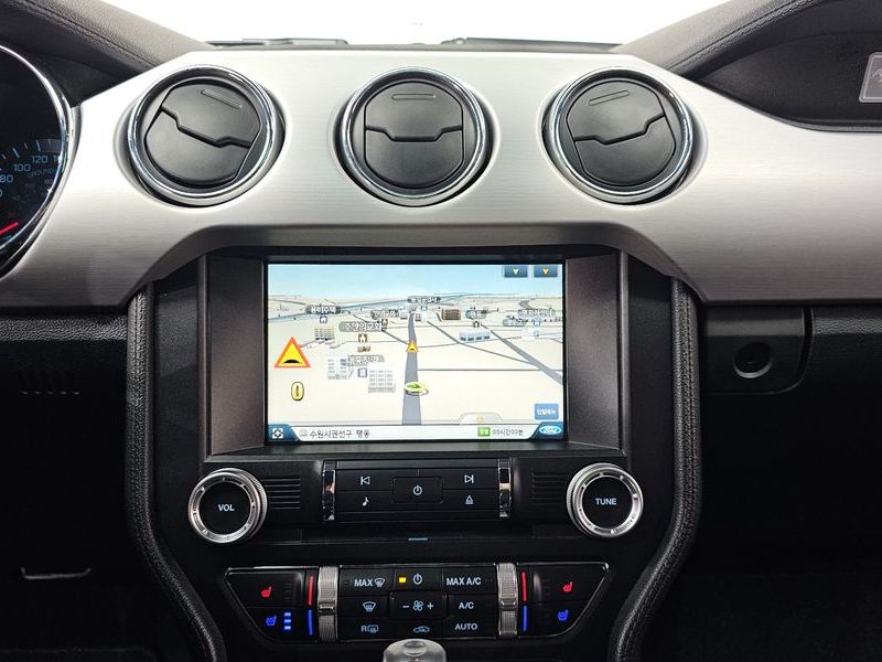 2015 Ford Mustang GT Coupe photo 12