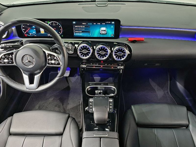 2023 Mercedes-Benz A-Class A220 Hatchback photo 7