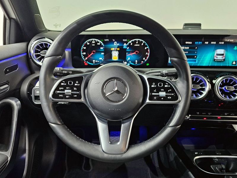 2023 Mercedes-Benz A-Class A220 Hatchback photo 13