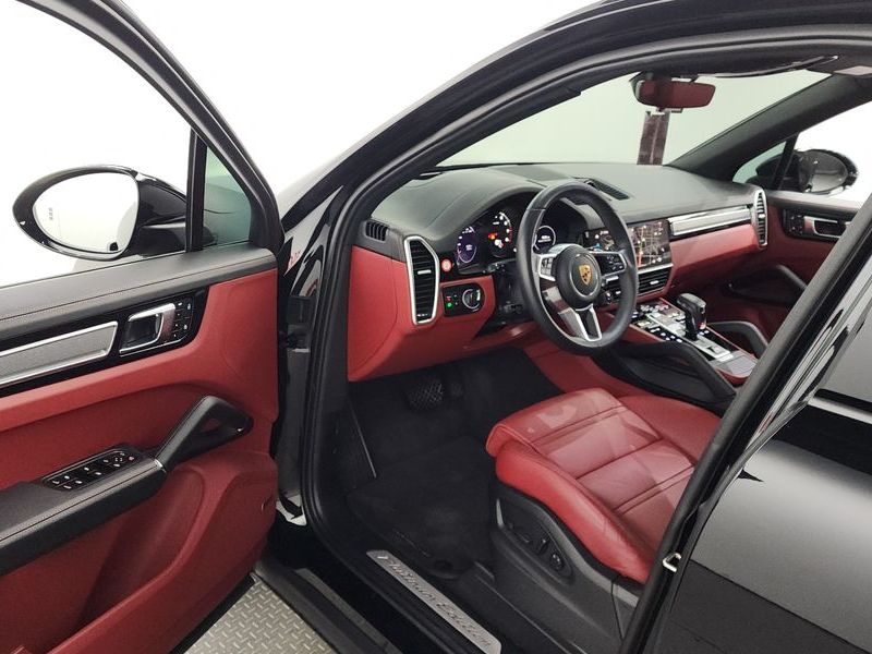 2023 Porsche Cayenne 3.0 PLATINUM EDITION photo 10