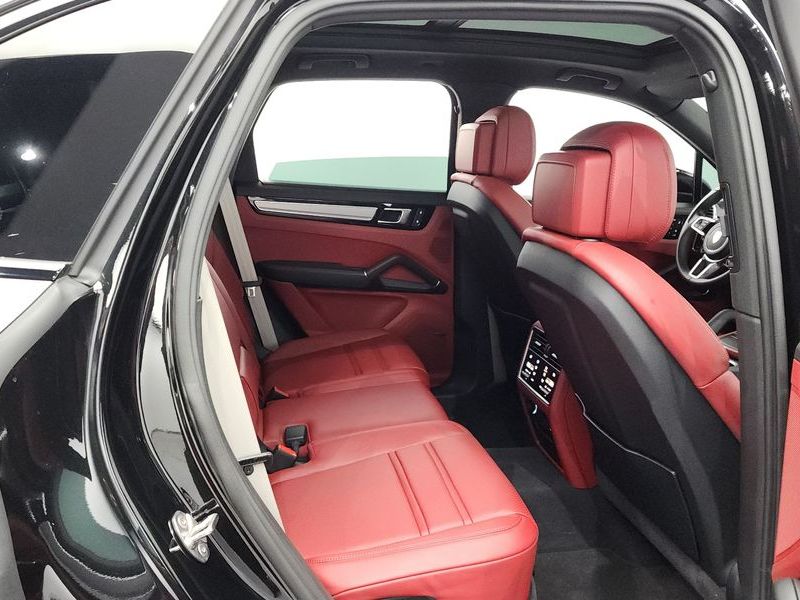 2023 Porsche Cayenne 3.0 PLATINUM EDITION photo 12