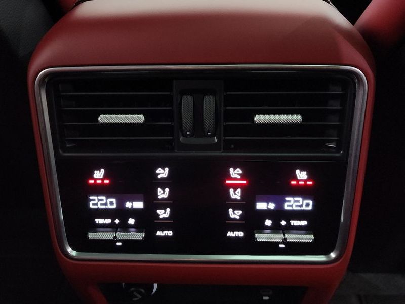 2023 Porsche Cayenne 3.0 PLATINUM EDITION photo 19