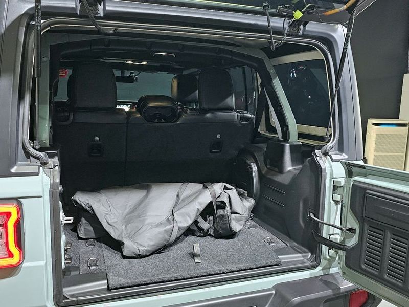 2023 Jeep Wrangler 2.0 Rubicon 4Door Earl Clear Coat photo 20