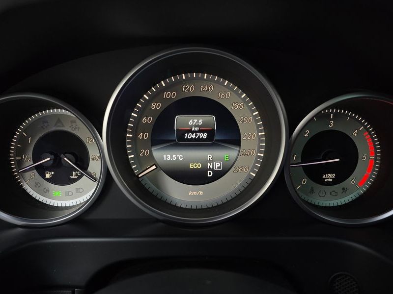 2016 Mercedes-Benz E-Class E220 Bluetec Avantgarde photo 8