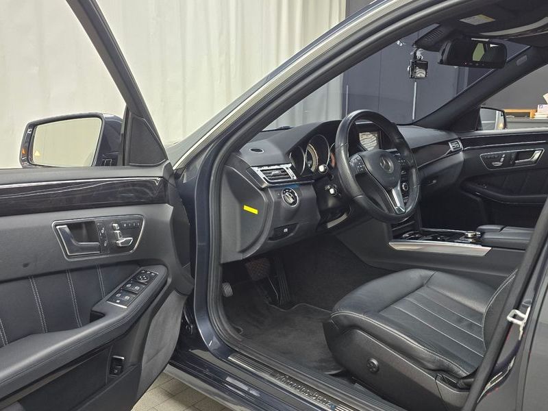 2016 Mercedes-Benz E-Class E220 Bluetec Avantgarde photo 10