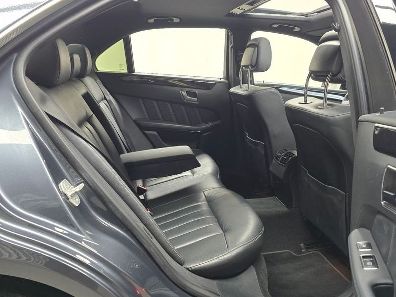 2016 Mercedes-Benz E-Class E220 Bluetec Avantgarde photo 12