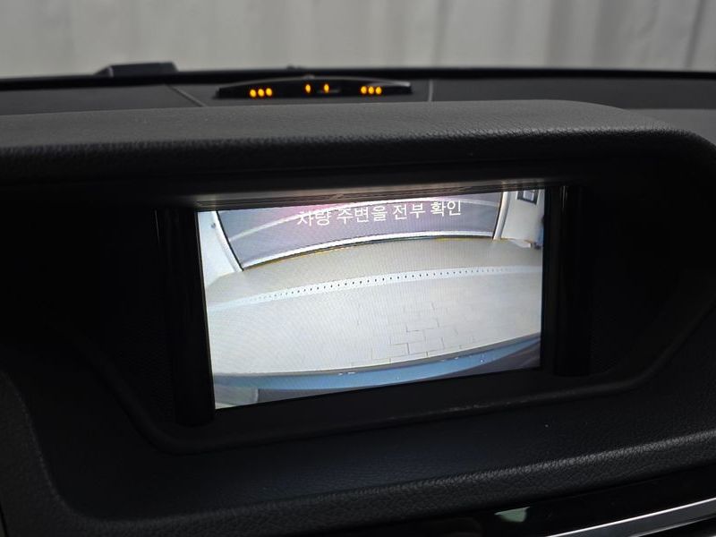 2016 Mercedes-Benz E-Class E220 Bluetec Avantgarde photo 15