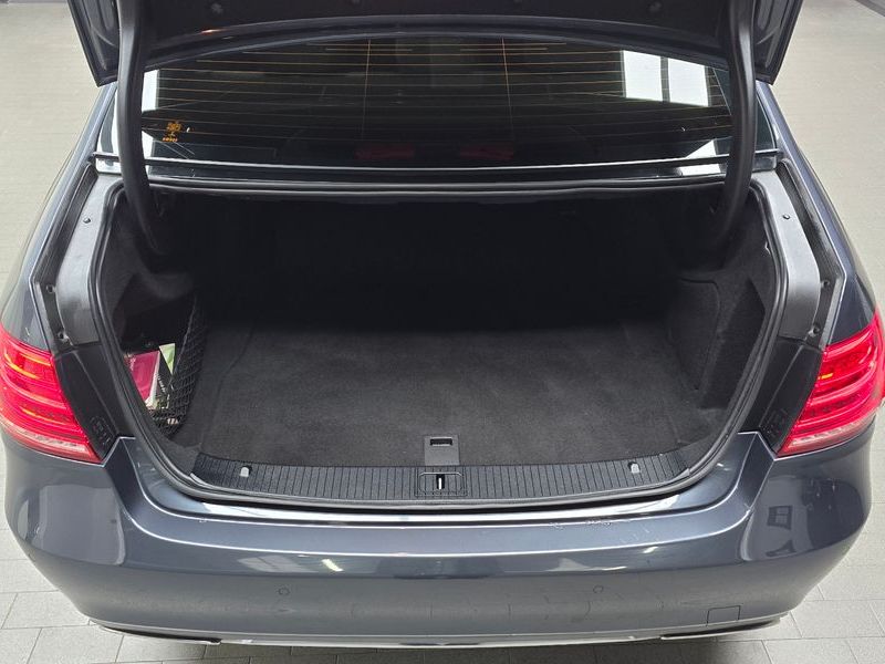 2016 Mercedes-Benz E-Class E220 Bluetec Avantgarde photo 20