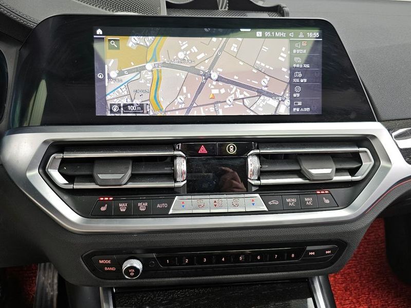 2022 BMW 3 Series 320i Luxury photo 14