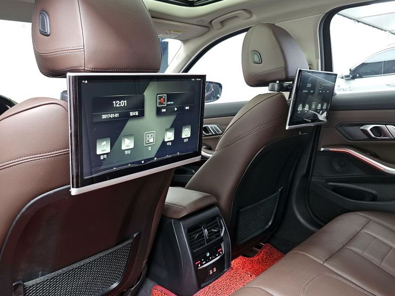 2022 BMW 3 Series 320i Luxury photo 18