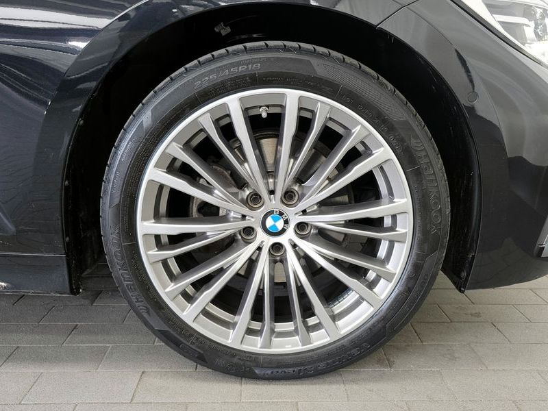 2022 BMW 3 Series 320i Luxury photo 21