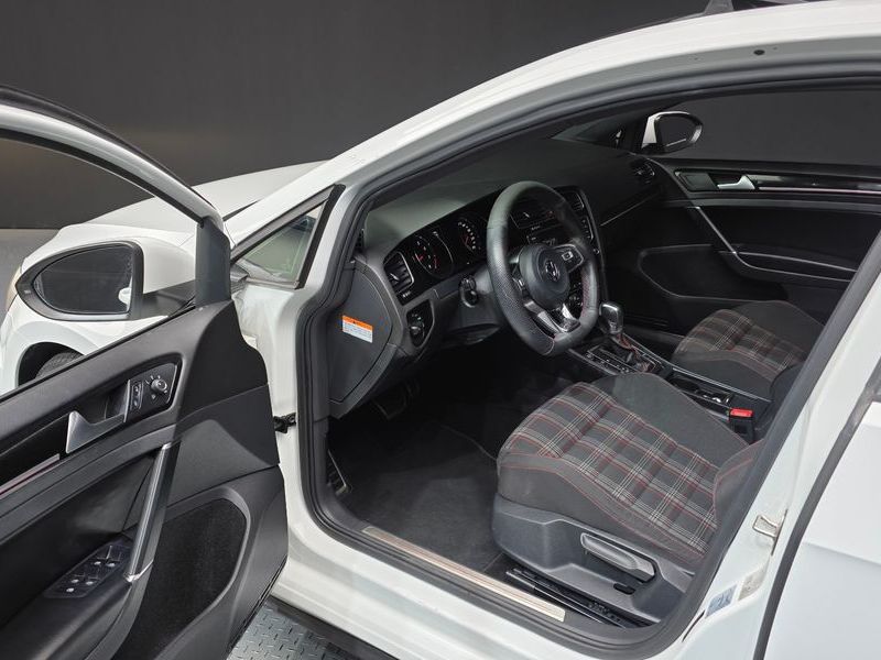 2016 Volkswagen Golf 2.0 GTI Extreme Edition photo 10