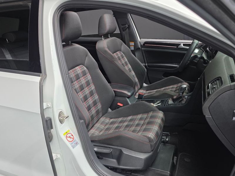 2016 Volkswagen Golf 2.0 GTI Extreme Edition photo 12