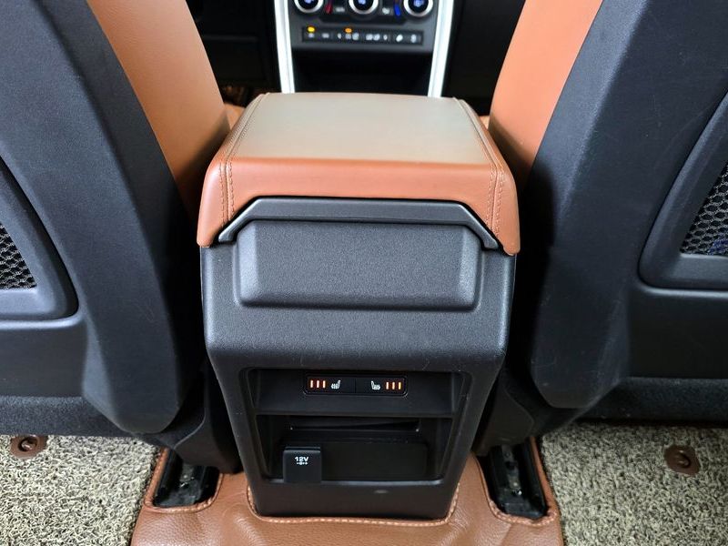 2016 Land Rover Discovery Sport 2.0 TD4 HSE Luxury photo 16