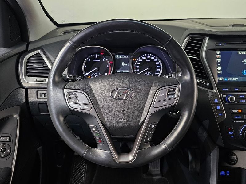 2016 Hyundai Santa Fe Diesel 2.0 2WD Premium photo 16