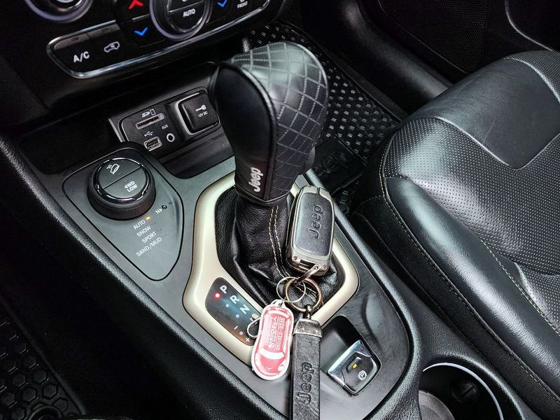 2016 Jeep Cherokee 2.2 Diesel Limited 4WD photo 9