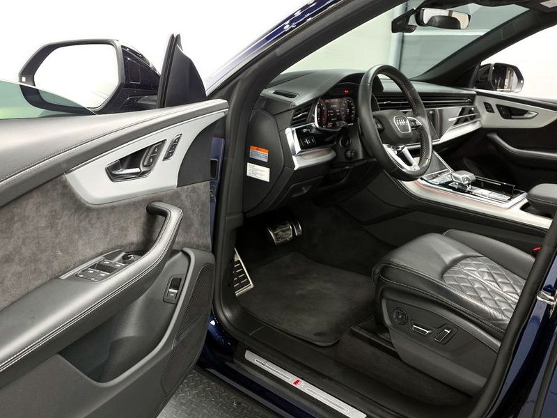 2022 Audi Q8 55 TFSI Quattro Premium photo 10