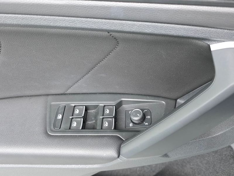 2022 Volkswagen Tiguan 2.0 TDI Premium photo 11