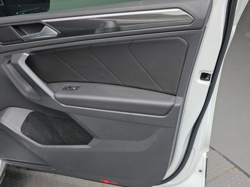2022 Volkswagen Tiguan 2.0 TDI Premium photo 25