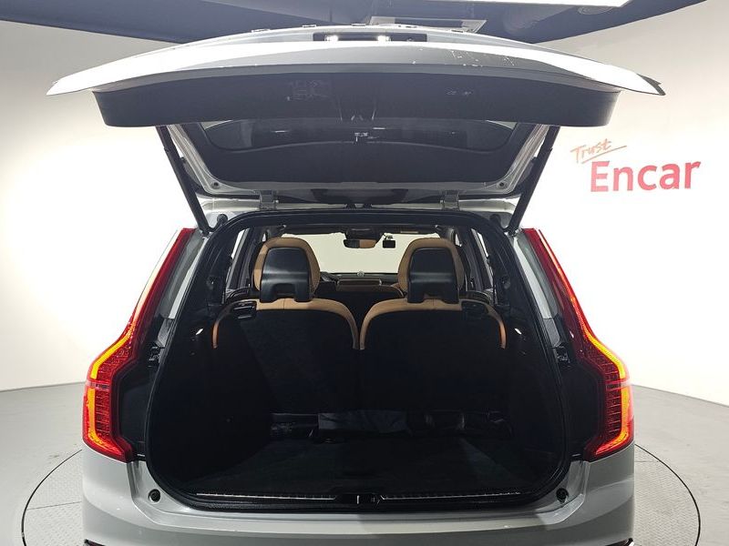 2022 Volvo XC90 B6 Inscription photo 20