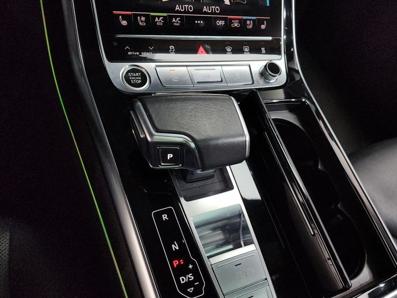 2021 Audi Q7 45 TDI Quattro Premium photo 9