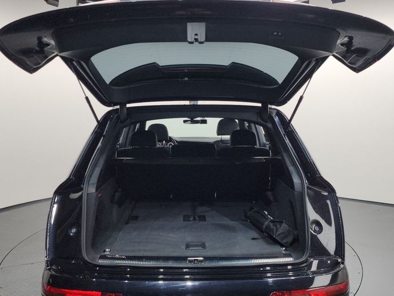 2021 Audi Q7 45 TDI Quattro Premium photo 20