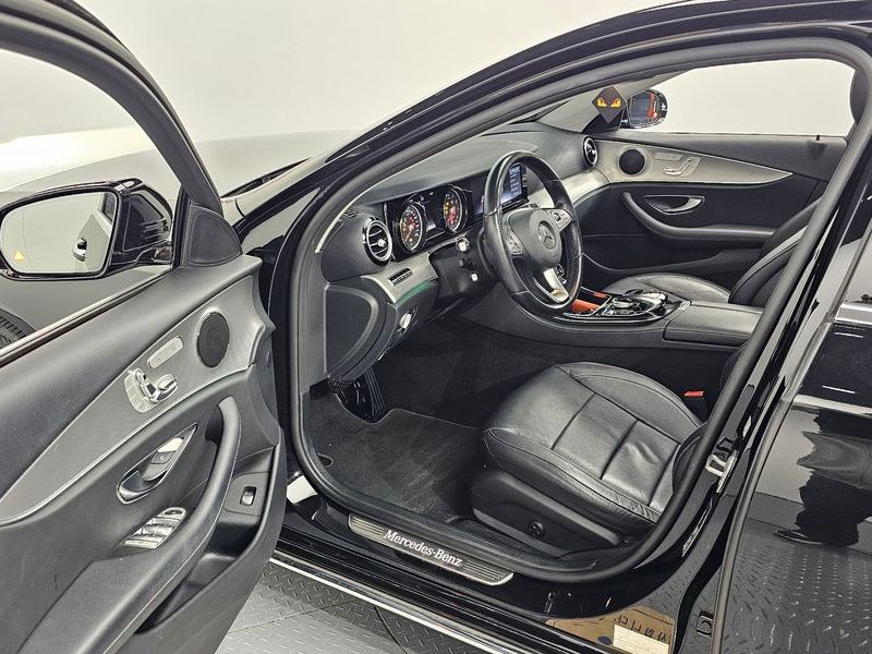 2017 Mercedes-Benz E-Class E200 Avantgarde photo 11