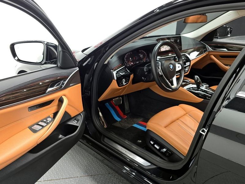 2021 BMW 5 Series 520i Luxury photo 11