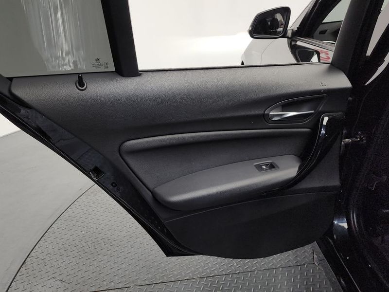 2018 BMW 1시리즈 118d Sport 5Door photo 25