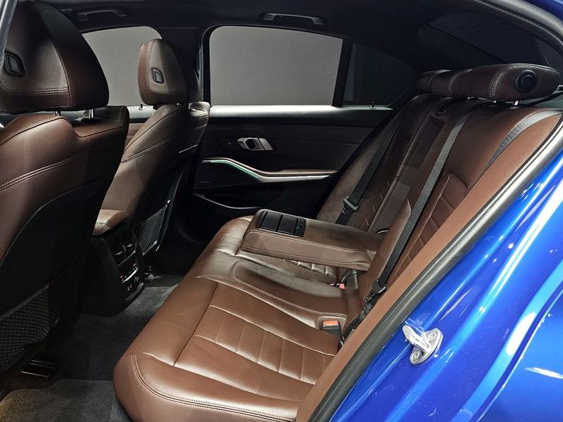 2019 BMW 3 Series 330i M Sport photo 11