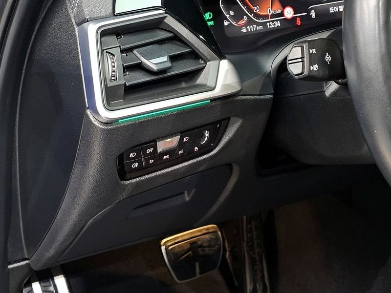 2019 BMW 3 Series 330i M Sport photo 15