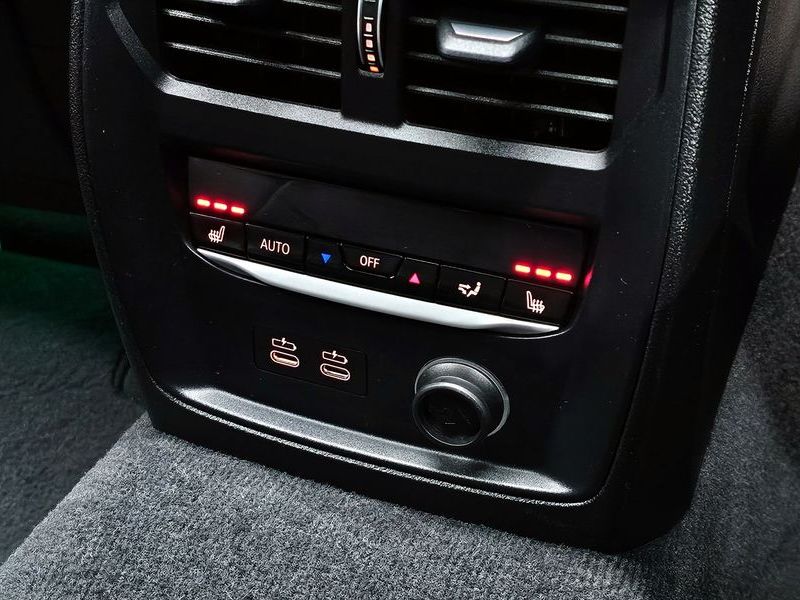 2019 BMW 3 Series 330i M Sport photo 17