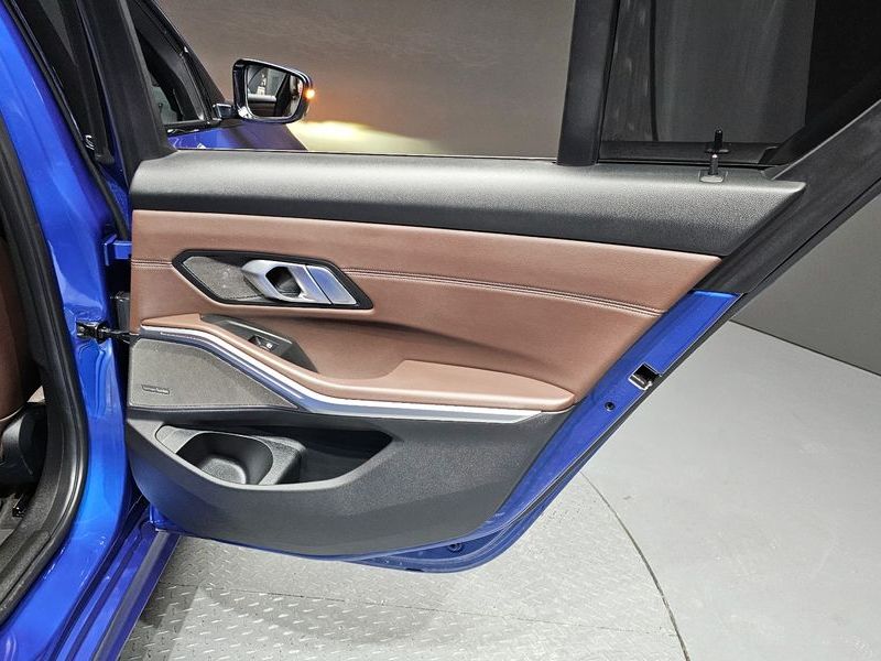 2019 BMW 3 Series 330i M Sport photo 27