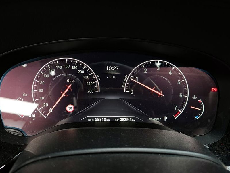 2019 BMW 5 Series 530i M Sport Package Plus photo 8