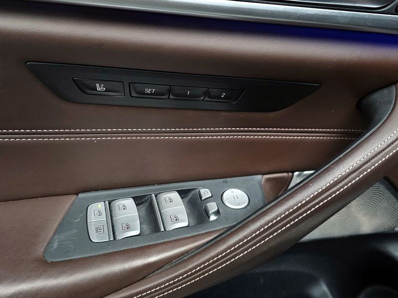 2019 BMW 5 Series 530i M Sport Package Plus photo 18