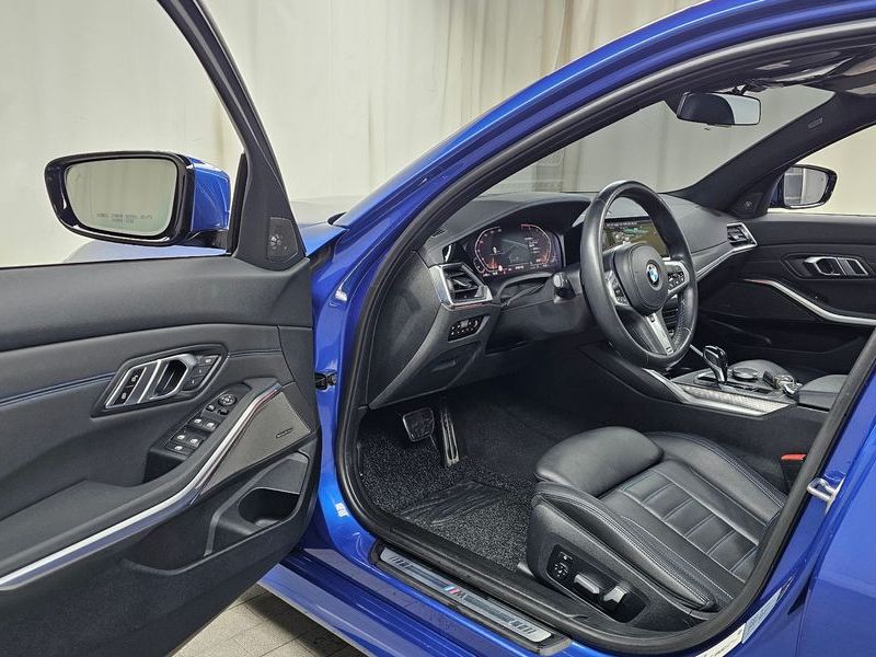 2019 BMW 3 Series 330i M Sport photo 10