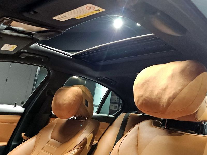 2019 BMW 3 Series 330i M Sport photo 18