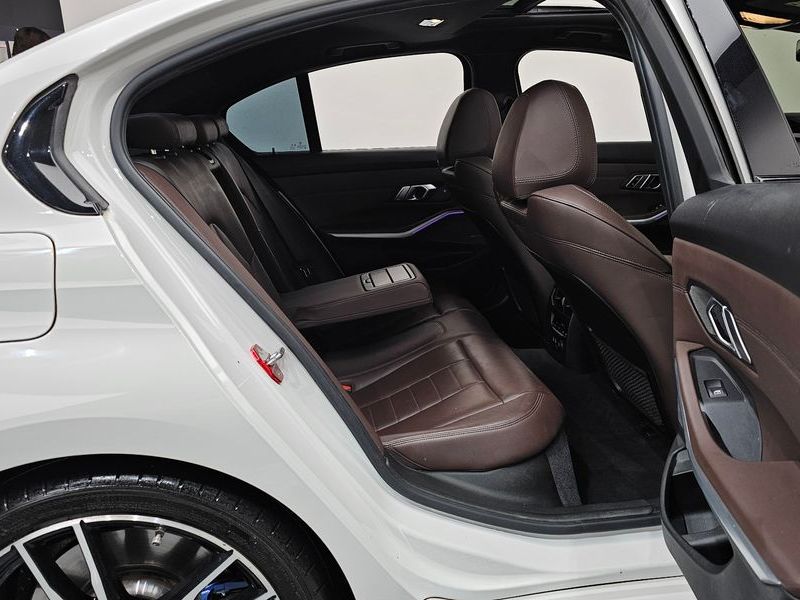 2019 BMW 3 Series 330i M Sport photo 11