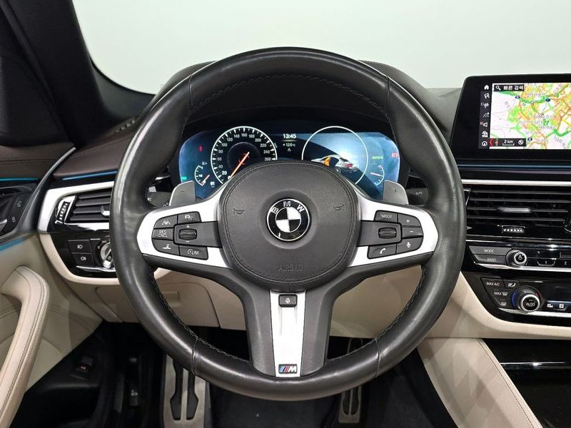 2019 BMW 5 Series 530i xDrive M Sport Package Plus photo 13