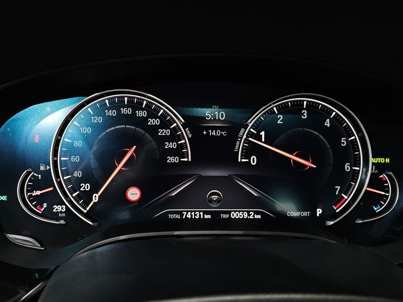2018 BMW 5 Series 530i xDrive Luxury Plus photo 8