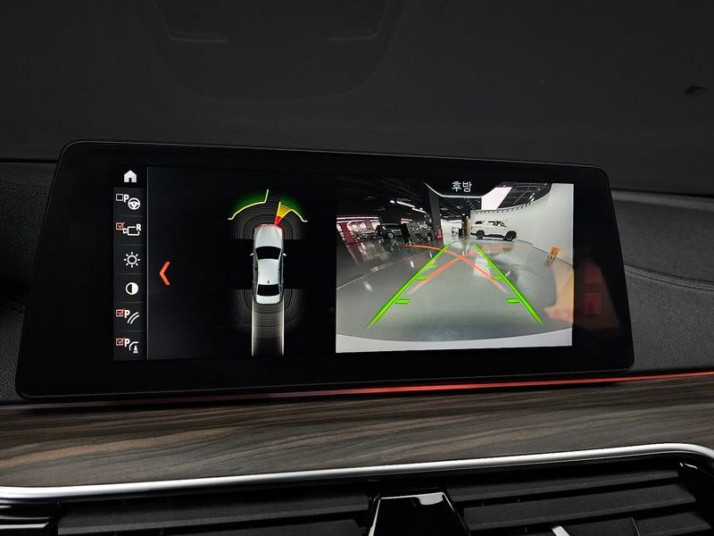 2018 BMW 5 Series 530i xDrive Luxury Plus photo 16