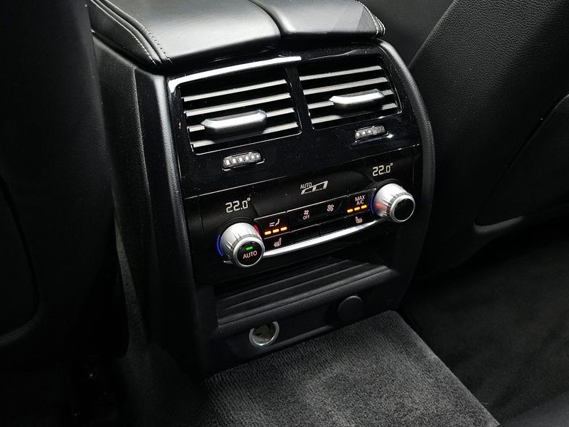 2018 BMW 5 Series 530i M Sport Package Plus photo 18