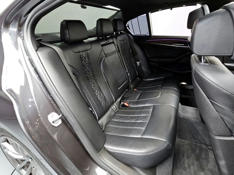 2018 BMW 5 Series 530i M Sport Package Plus photo 26