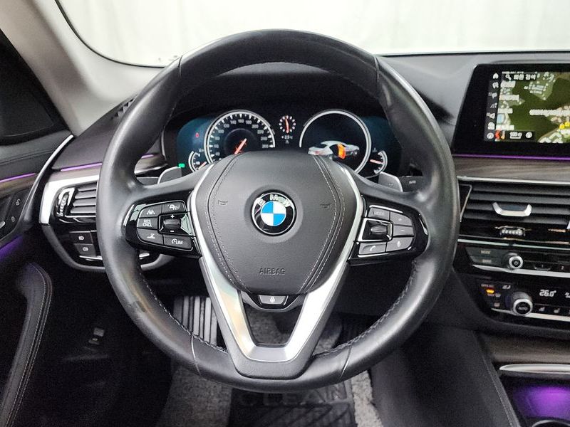 2018 BMW 5 Series 530i xDrive Luxury Plus photo 13